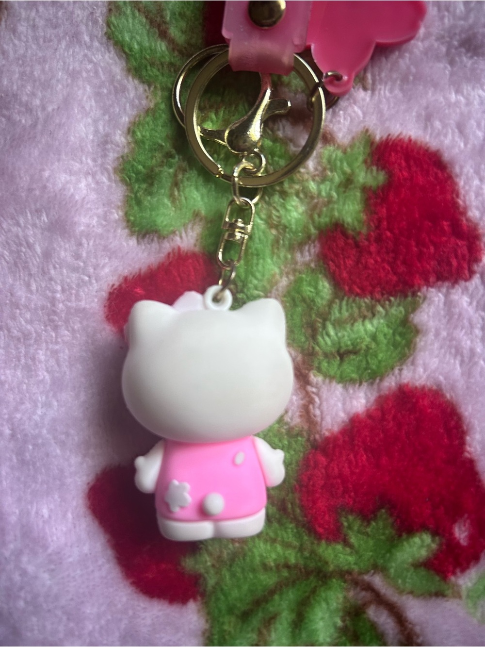 Hello Kitty Keychain - Picture 3 of 5